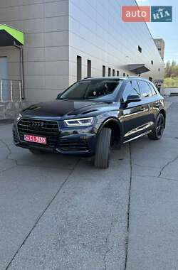 Позашляховик / Кросовер Audi Q5 2017 в  фото 9 Позашляховик / Кросовер Audi Q5 2017 в