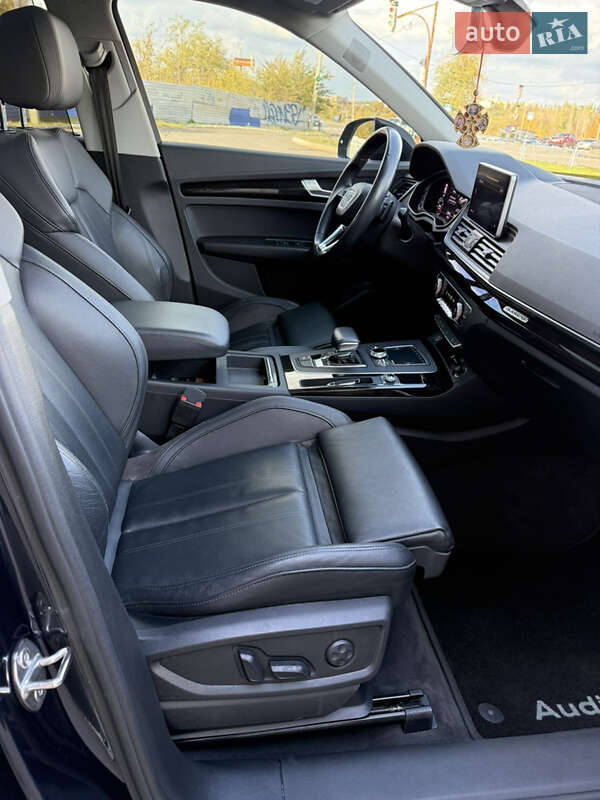 Внедорожник / Кроссовер Audi Q5 2017 в Кривом Роге