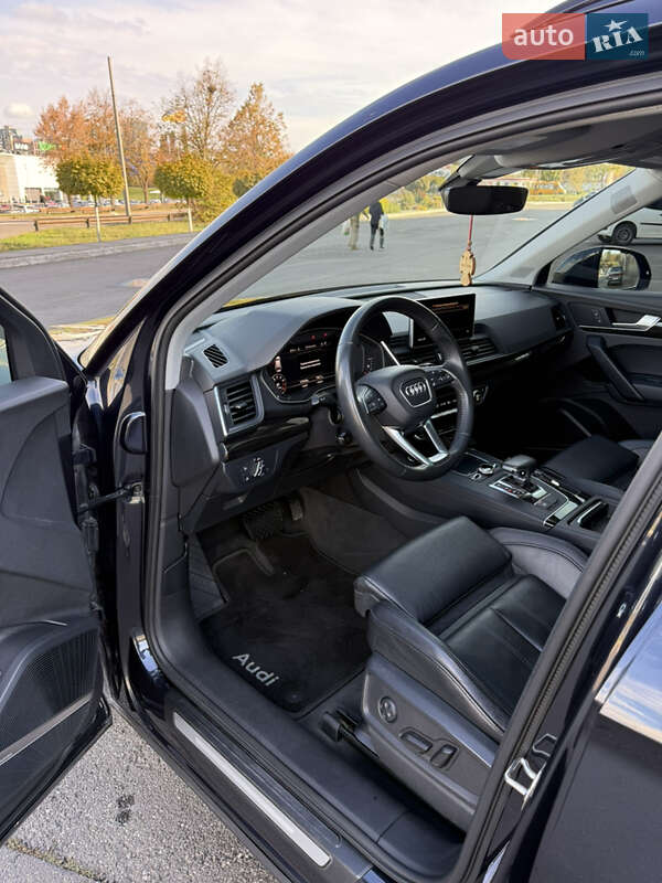 Внедорожник / Кроссовер Audi Q5 2017 в Кривом Роге