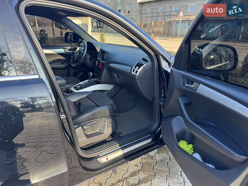 Позашляховик / Кросовер Audi Q5 2009 в Чернівцях