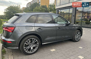 Внедорожник / Кроссовер Audi Q5 2019 в 
