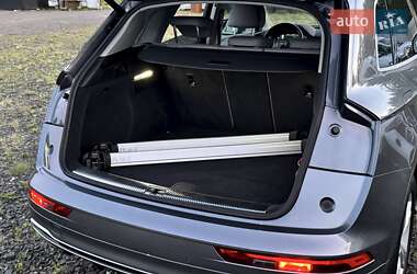 Позашляховик / Кросовер Audi Q5 2019 в  фото 30 Позашляховик / Кросовер Audi Q5 2019 в