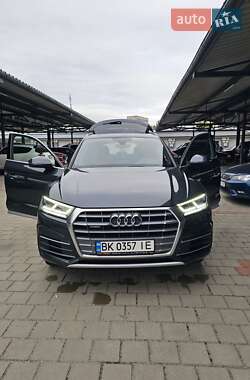 Позашляховик / Кросовер Audi Q5 2017 в Житомирі