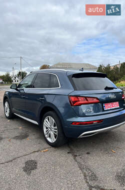 Позашляховик / Кросовер Audi Q5 2018 в 