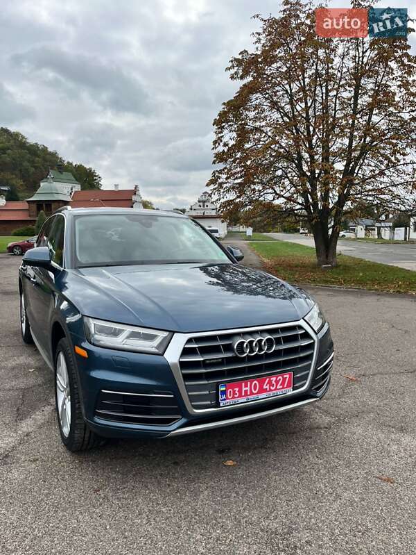 Позашляховик / Кросовер Audi Q5 2018 в 