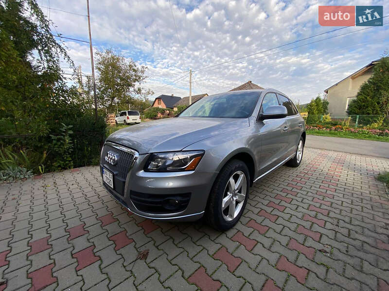 Внедорожник / Кроссовер Audi Q5 2011 в Великом Березном