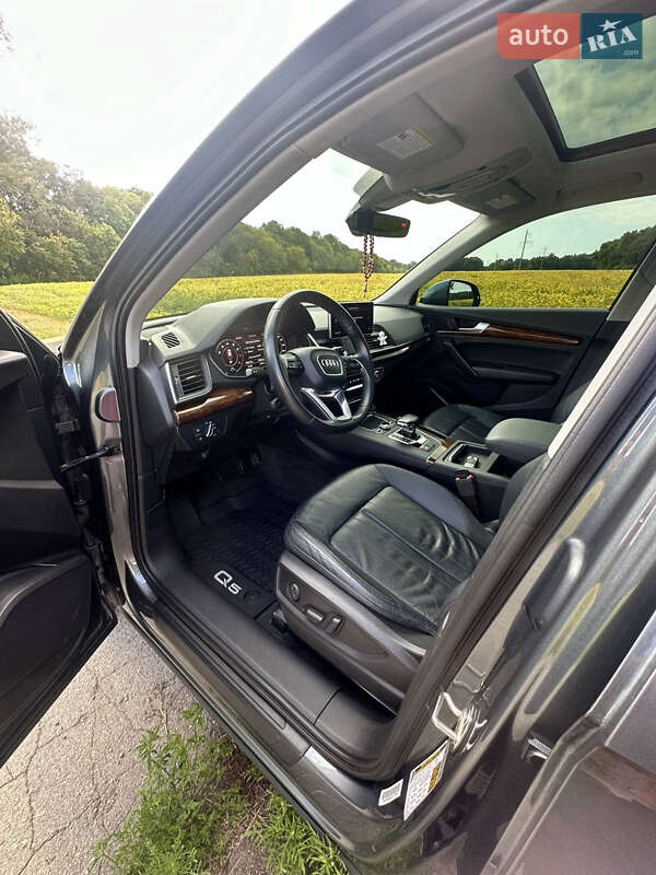 Позашляховик / Кросовер Audi Q5 2017 в Лубнах