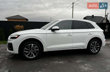 Позашляховик / Кросовер Audi Q5 2021 в 