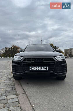 Внедорожник / Кроссовер Audi Q5 2018 в 