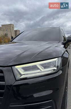 Внедорожник / Кроссовер Audi Q5 2018 в 