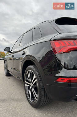 Внедорожник / Кроссовер Audi Q5 2018 в 
