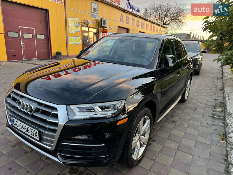 Внедорожник / Кроссовер Audi Q5 2017 в 