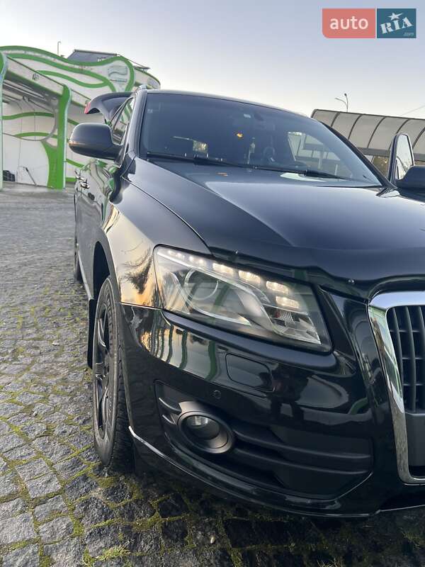 Внедорожник / Кроссовер Audi Q5 2010 в Золочеве