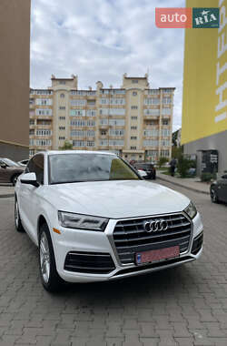 Внедорожник / Кроссовер Audi Q5 2017 в Черновцах