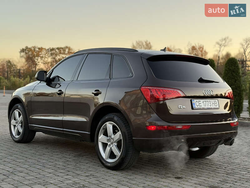 Позашляховик / Кросовер Audi Q5 2011 в Чернівцях