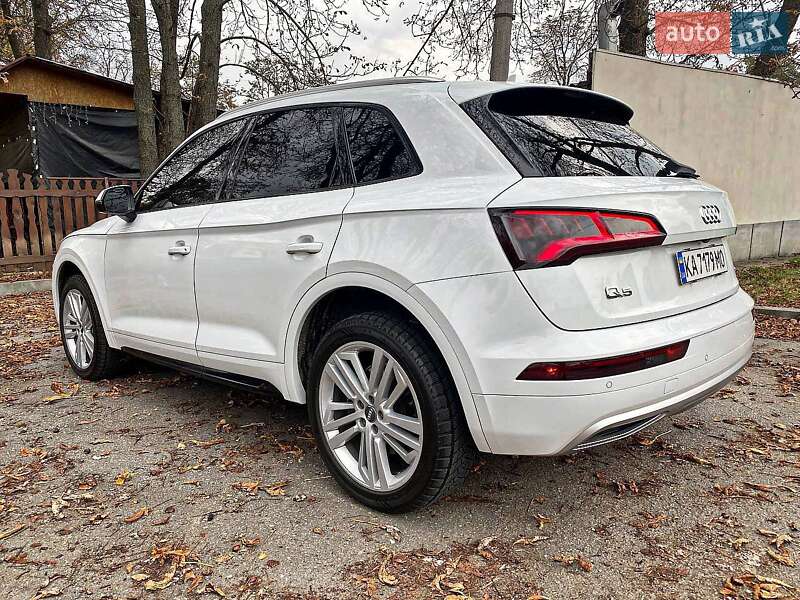 Позашляховик / Кросовер Audi Q5 2020 в Харкові