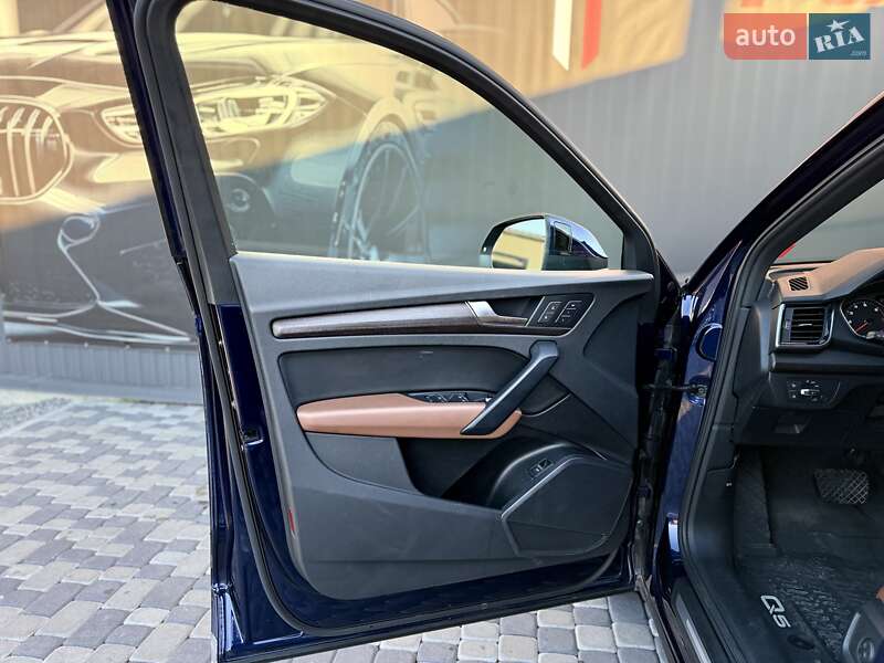 Внедорожник / Кроссовер Audi Q5 2021 в Львове