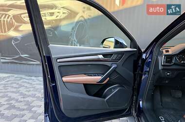 Позашляховик / Кросовер Audi Q5 2021 в 
