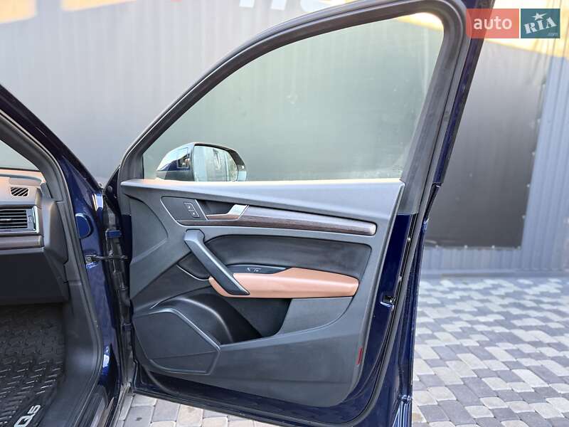 Внедорожник / Кроссовер Audi Q5 2021 в Львове