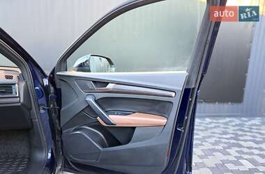 Позашляховик / Кросовер Audi Q5 2021 в 