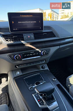 Позашляховик / Кросовер Audi Q5 2016 в 