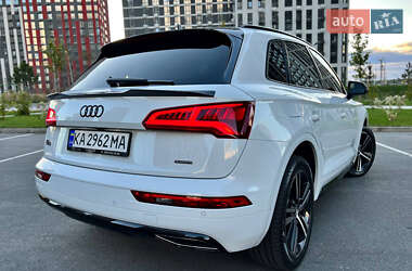 Позашляховик / Кросовер Audi Q5 2019 в  фото 18 Позашляховик / Кросовер Audi Q5 2019 в