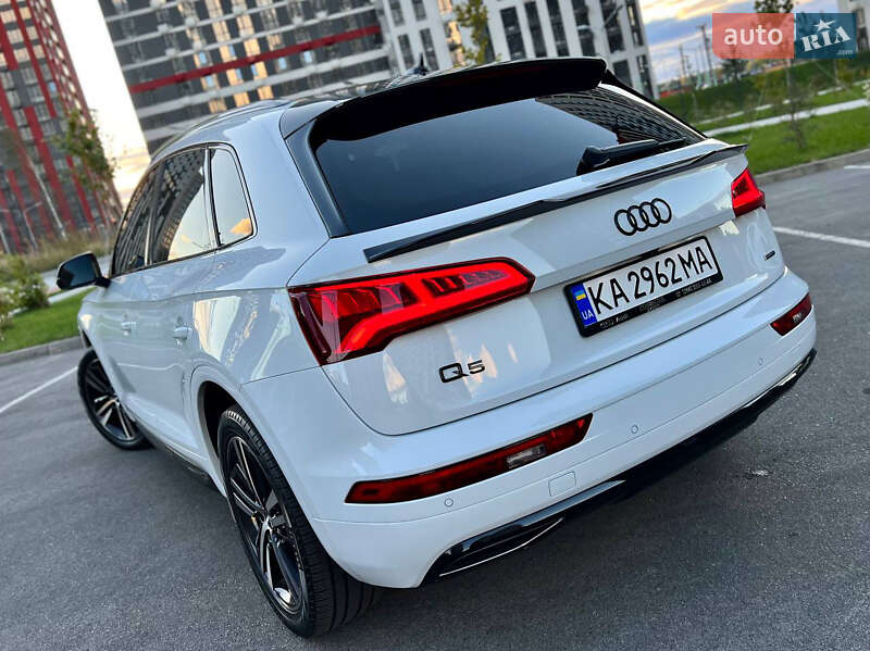 Позашляховик / Кросовер Audi Q5 2019 в Києві