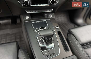 Позашляховик / Кросовер Audi Q5 2019 в 
