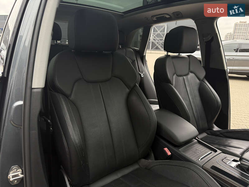 Позашляховик / Кросовер Audi Q5 2019 в Києві фото 40 Позашляховик / Кросовер Audi Q5 2019 в Києві