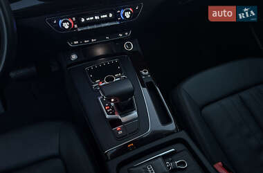 Позашляховик / Кросовер Audi Q5 2019 в 