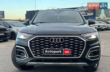 Позашляховик / Кросовер Audi Q5 2020 в 