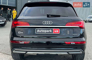 Позашляховик / Кросовер Audi Q5 2020 в 