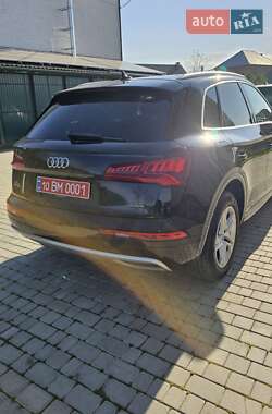 Позашляховик / Кросовер Audi Q5 2019 в 