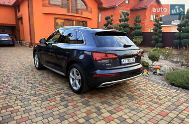 Позашляховик / Кросовер Audi Q5 2019 в  фото 9 Позашляховик / Кросовер Audi Q5 2019 в