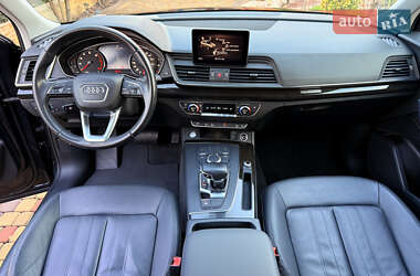 Позашляховик / Кросовер Audi Q5 2019 в  фото 40 Позашляховик / Кросовер Audi Q5 2019 в