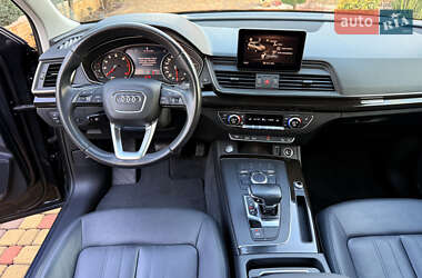 Позашляховик / Кросовер Audi Q5 2019 в  фото 42 Позашляховик / Кросовер Audi Q5 2019 в