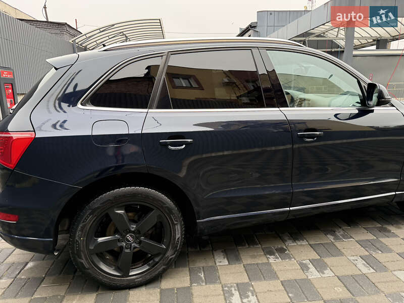 Внедорожник / Кроссовер Audi Q5 2011 в Хмельницком