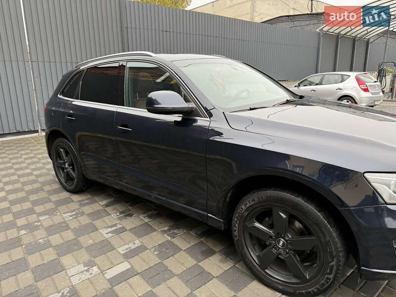 Внедорожник / Кроссовер Audi Q5 2011 в Хмельницком