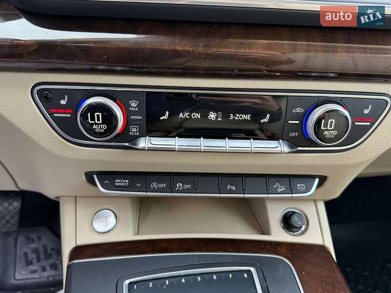 Позашляховик / Кросовер Audi Q5 2017 в Луцьку
