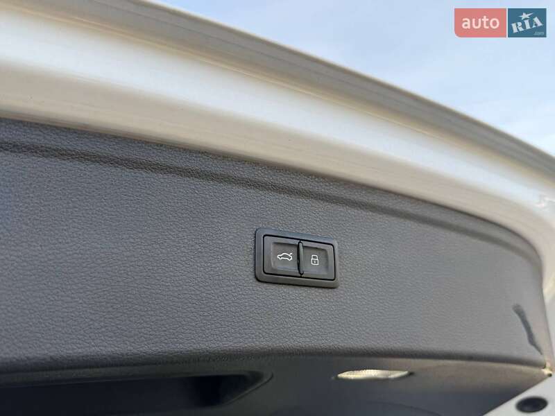 Позашляховик / Кросовер Audi Q5 2017 в Луцьку