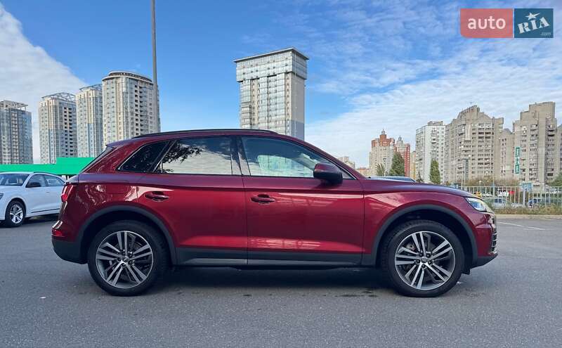 Внедорожник / Кроссовер Audi Q5 2019 в Киеве