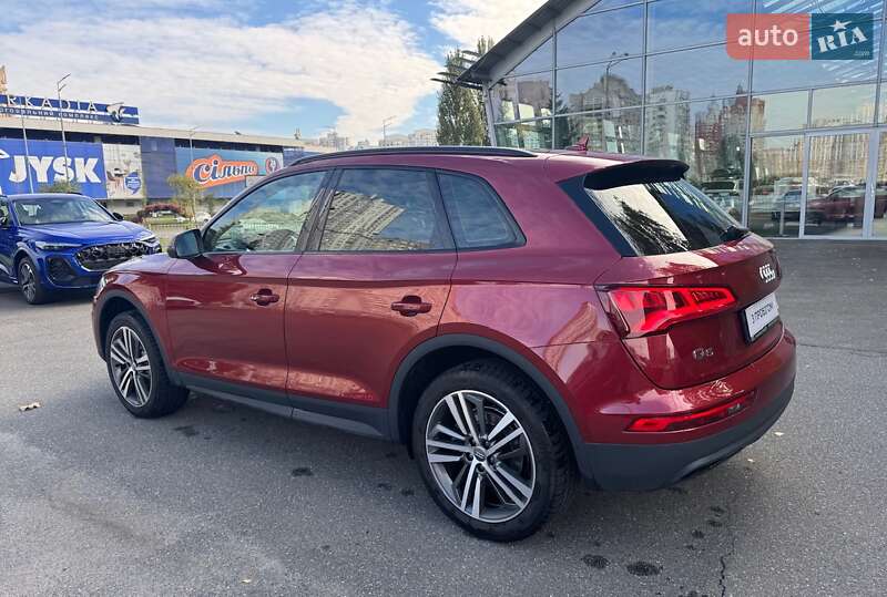 Внедорожник / Кроссовер Audi Q5 2019 в Киеве