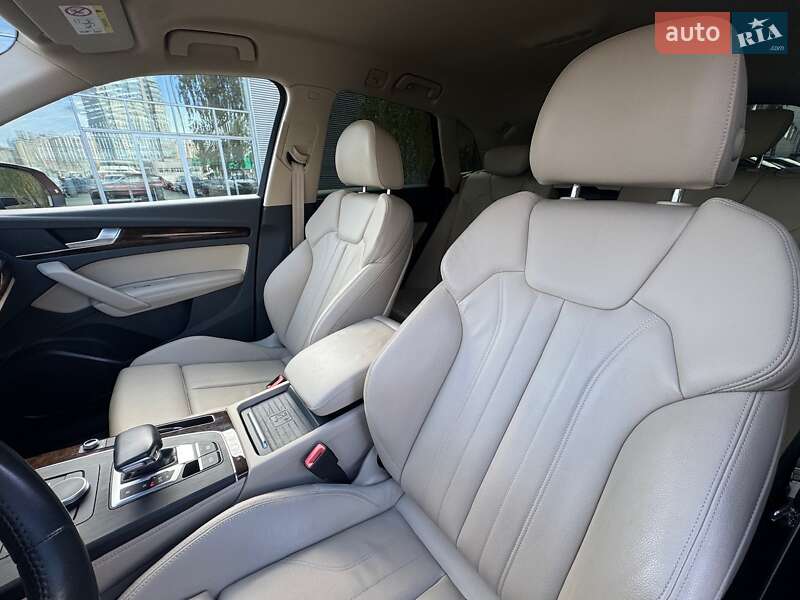 Внедорожник / Кроссовер Audi Q5 2019 в Киеве