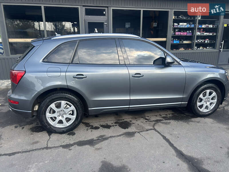 Внедорожник / Кроссовер Audi Q5 2011 в Золочеве