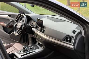 Внедорожник / Кроссовер Audi Q5 2017 в 