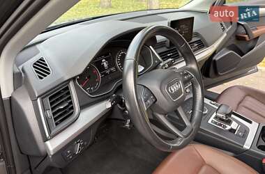 Внедорожник / Кроссовер Audi Q5 2017 в 