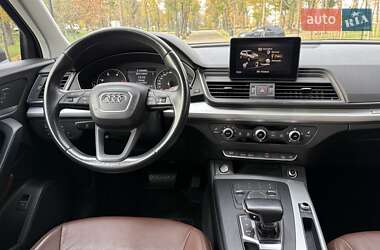Внедорожник / Кроссовер Audi Q5 2017 в 