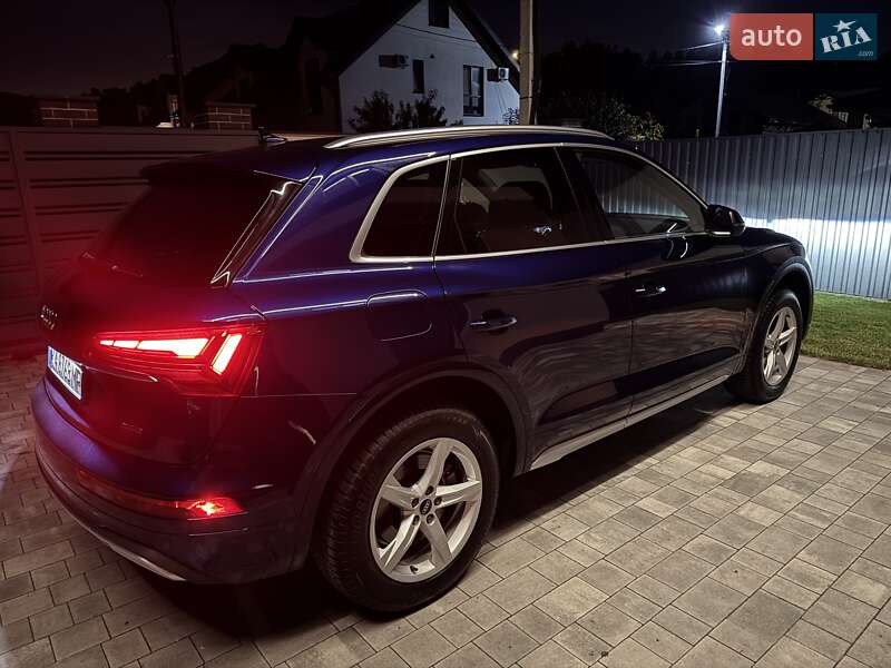 Позашляховик / Кросовер Audi Q5 2021 в Києві