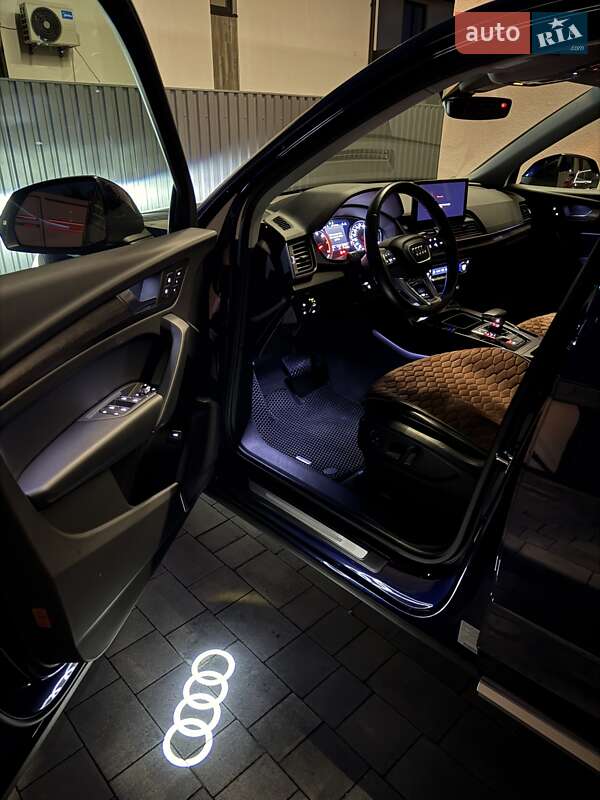 Позашляховик / Кросовер Audi Q5 2021 в Києві