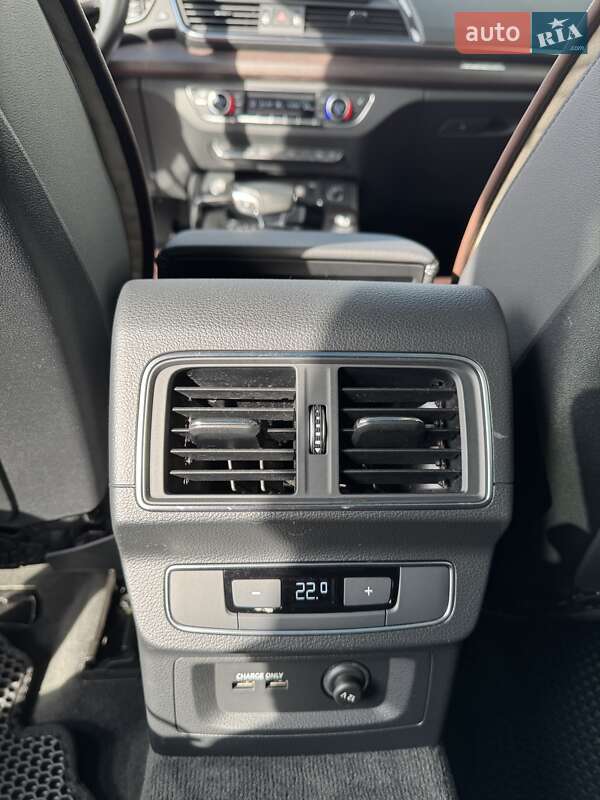 Позашляховик / Кросовер Audi Q5 2021 в Києві